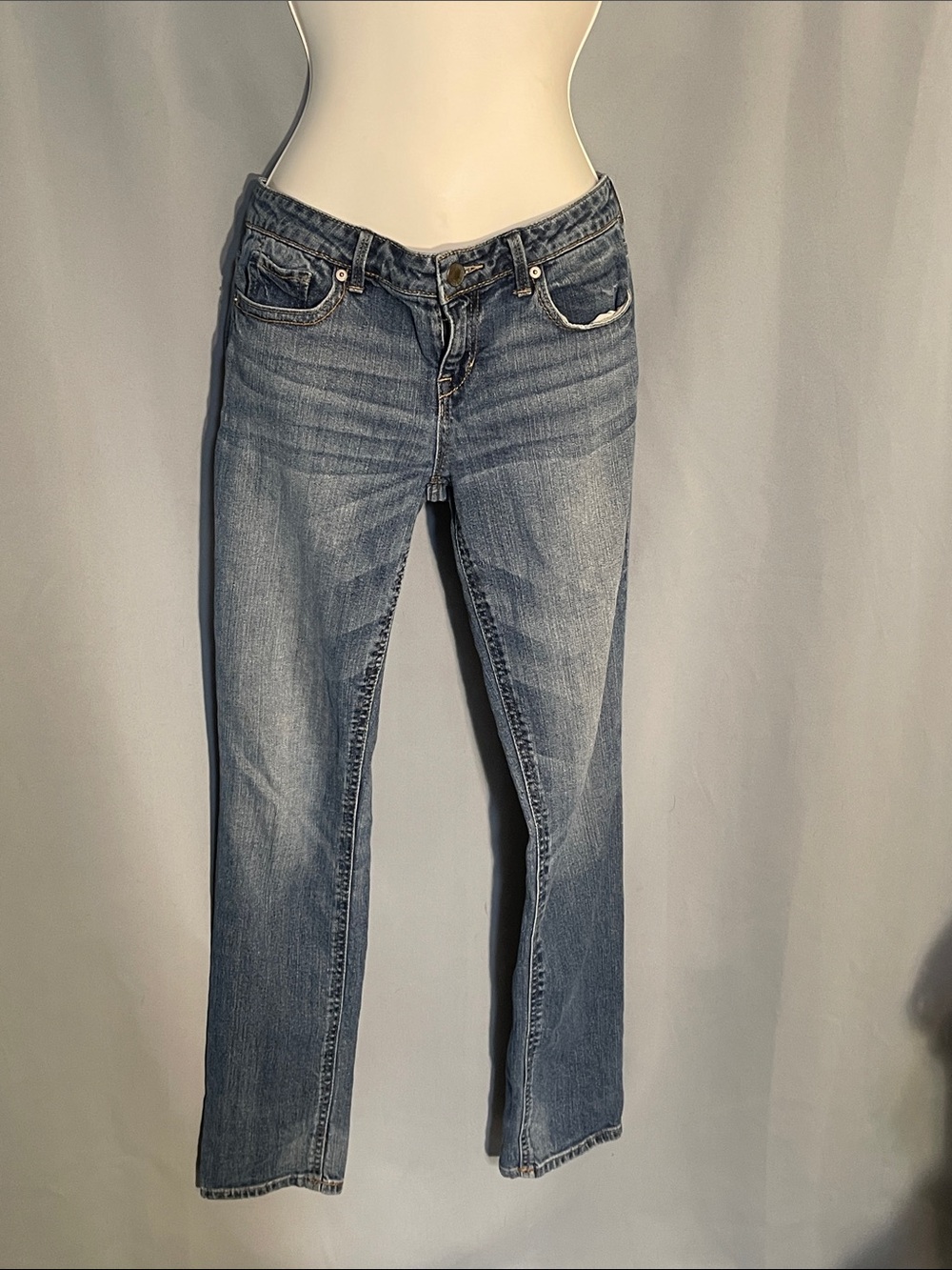 Aeropostale Women's Medium Blue Straight Leg Jeans
